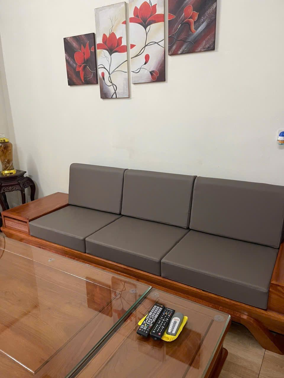 Sofa văng gỗ bọc lại đệm da tại Tân Dân, Việt Trì